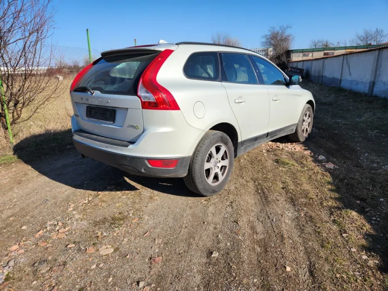 Volvo XC60 2.0d , снимка 3 - Автомобили и джипове - 51233328