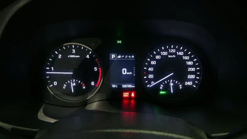 Hyundai Tucson 2.0 2WD MODERN autogeorge.com, снимка 7 - Автомобили и джипове - 51903142