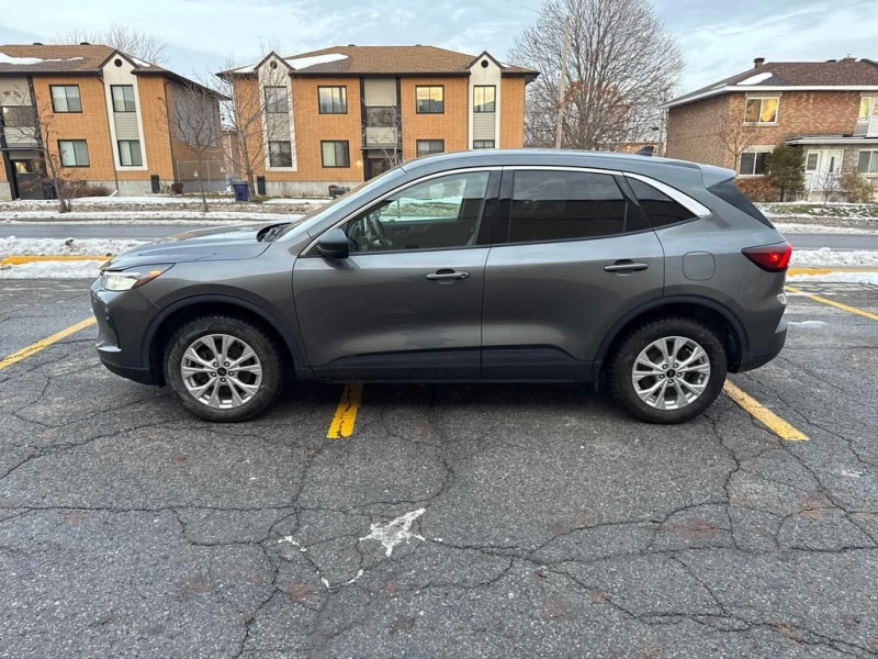 Ford Escape 2023 Active * CARFAX * БЕЗ ПЪРВОНАЧАЛНА ВНОСКА, снимка 3 - Автомобили и джипове - 52941650