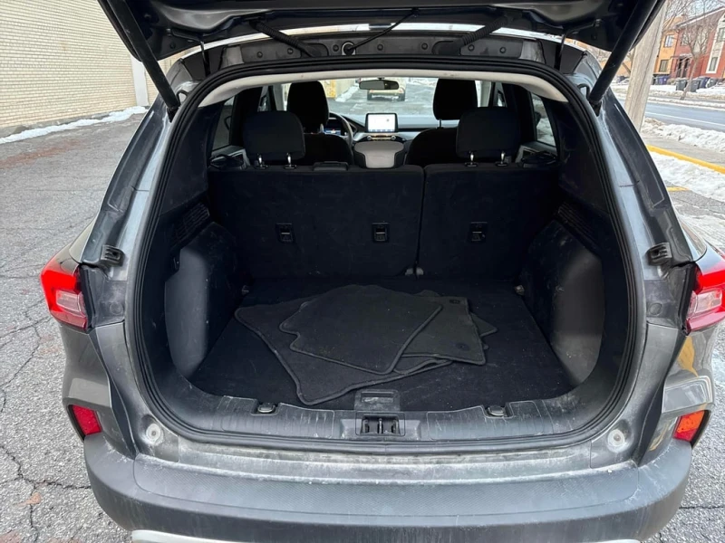 Ford Escape 2023 Active * CARFAX * БЕЗ ПЪРВОНАЧАЛНА ВНОСКА, снимка 11 - Автомобили и джипове - 52941650