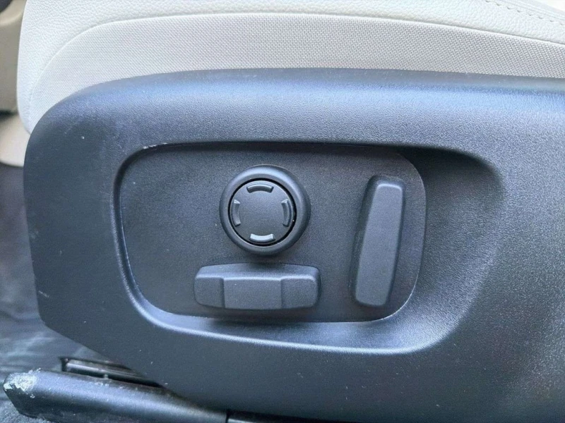 Land Rover Range Rover Velar * P250 S * CARFAX * ЦЕНА ДО БГ, снимка 16 - Автомобили и джипове - 53286703