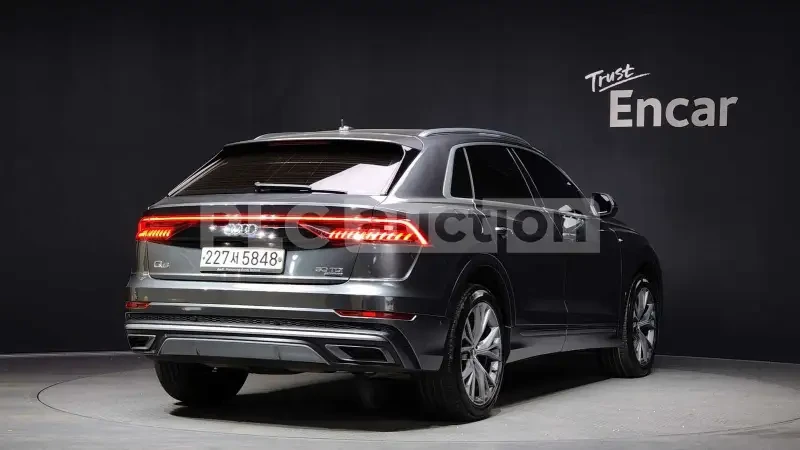 Audi Q8 50TDI QUATTRO| 360| DISTRONIC| ОБДУХ| ВКЛ.ТЕХНОТЕС, снимка 3 - Автомобили и джипове - 54669889