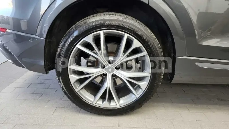 Audi Q8 50TDI QUATTRO| 360| DISTRONIC| ОБДУХ| ВКЛ.ТЕХНОТЕС, снимка 11 - Автомобили и джипове - 54669889
