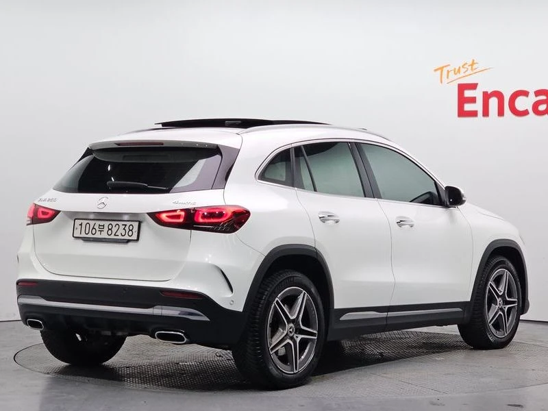 Mercedes-Benz GLA GLA250 4MATIC| 224к.с.| ВКЛ.ТЕХНОТЕСТ, снимка 2 - Автомобили и джипове - 55172379