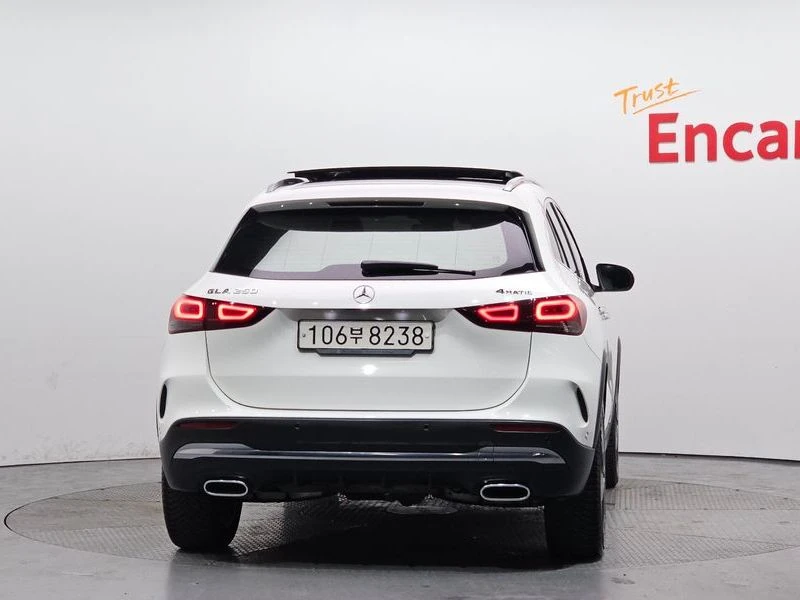 Mercedes-Benz GLA GLA250 4MATIC| 224к.с.| ВКЛ.ТЕХНОТЕСТ, снимка 4 - Автомобили и джипове - 55172379