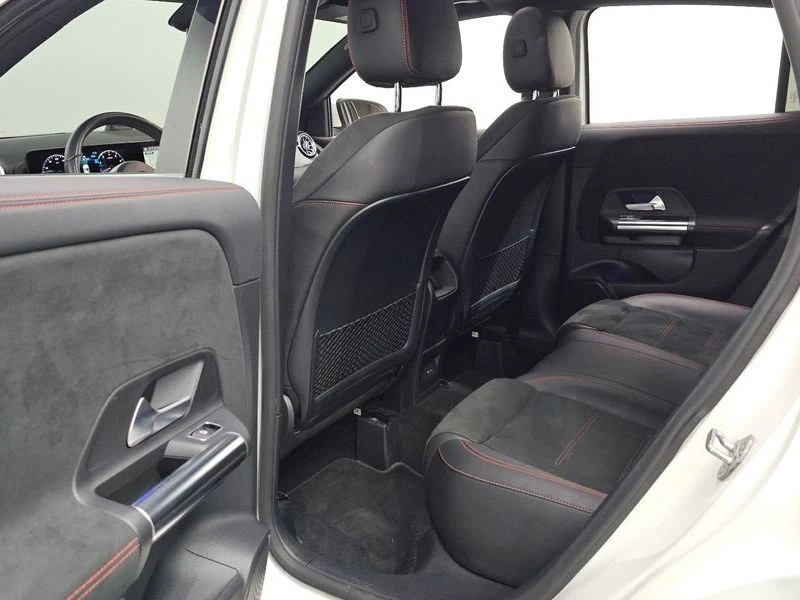 Mercedes-Benz GLA GLA250 4MATIC| 224к.с.| ВКЛ.ТЕХНОТЕСТ, снимка 11 - Автомобили и джипове - 55172379