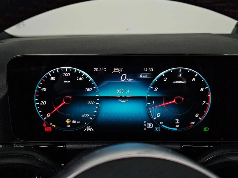 Mercedes-Benz GLA GLA250 4MATIC| 224к.с.| ВКЛ.ТЕХНОТЕСТ, снимка 8 - Автомобили и джипове - 55172379