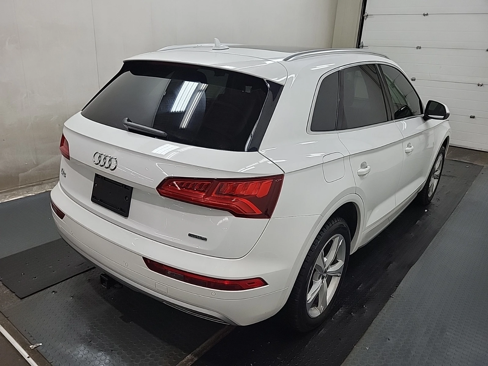 Audi Q5 * PROGRESSIV * CARFAX * ЦЕНА ДО БГ - изображение 5