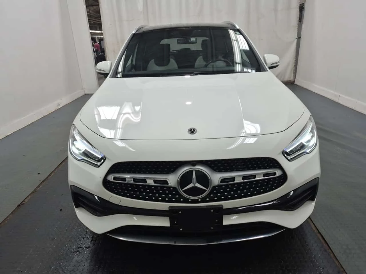 Mercedes-Benz GLC 250 / CARFAX / 360 / DIS / AMBIENT , снимка 17 - Автомобили и джипове - 53825297