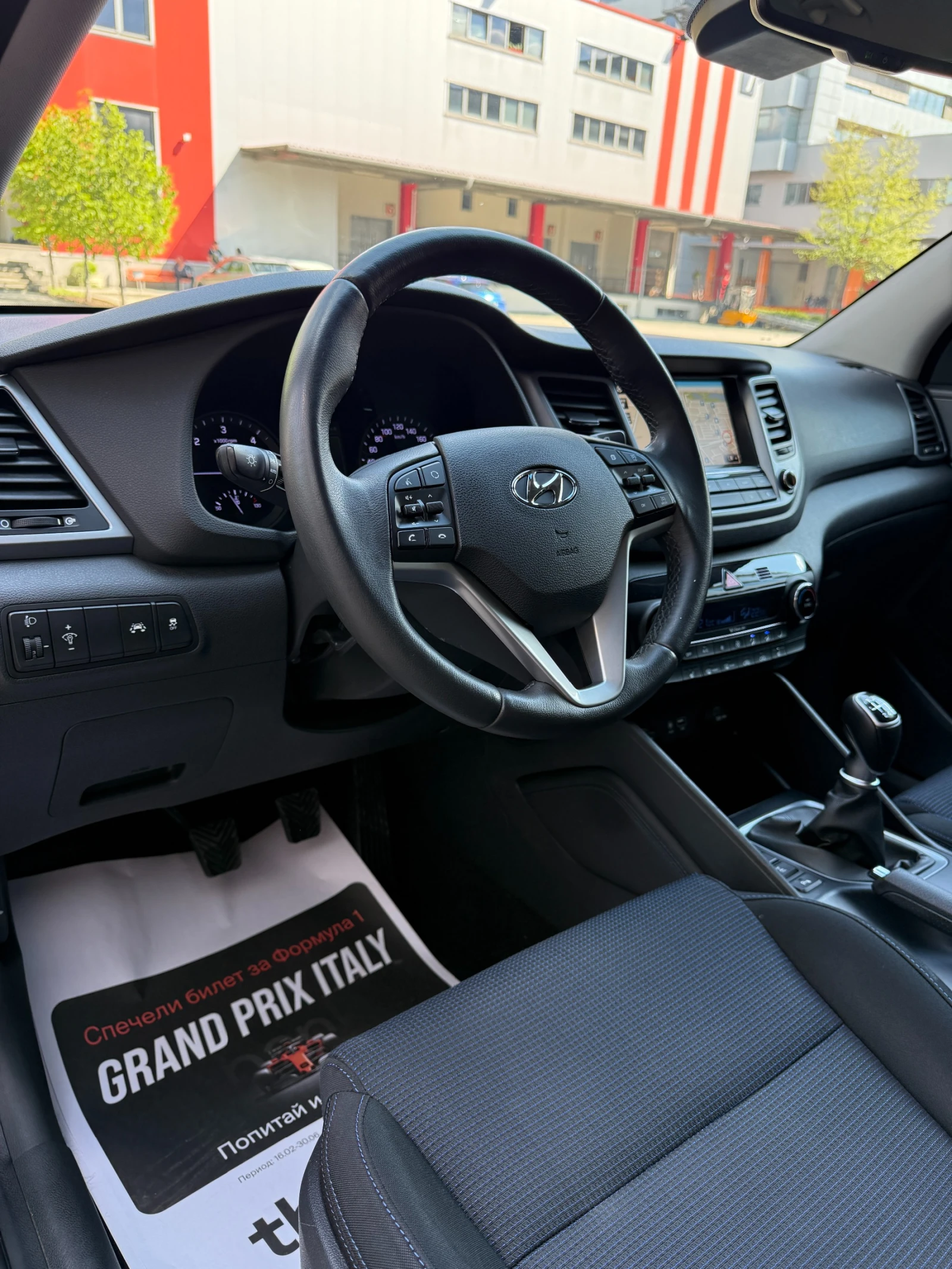 Hyundai Tucson 2.0 CRDI* X-POSSIBLE* 4x4* , снимка 11 - Автомобили и джипове - 54440957