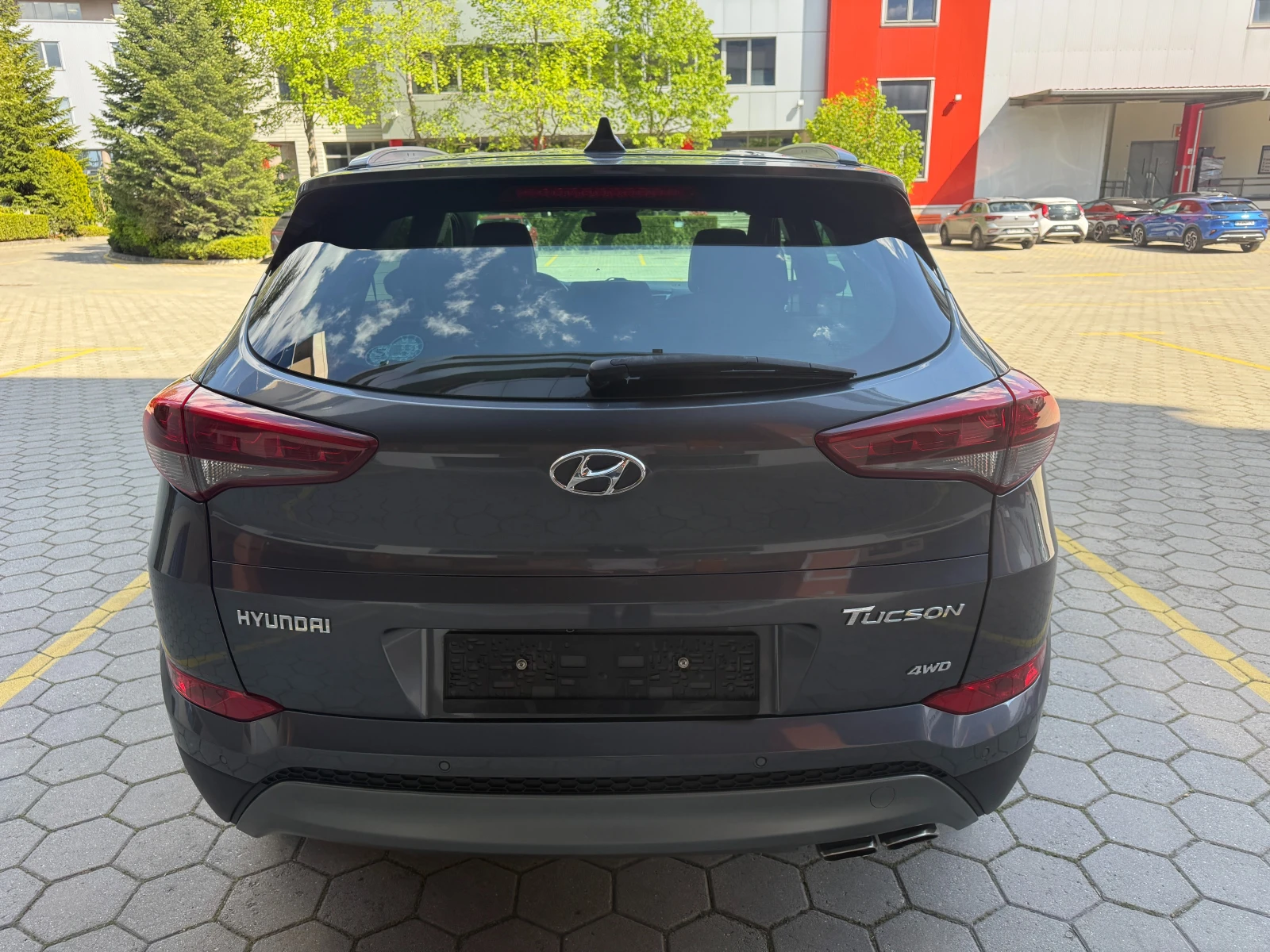 Hyundai Tucson 2.0 CRDI* X-POSSIBLE* 4x4* , снимка 5 - Автомобили и джипове - 54440957