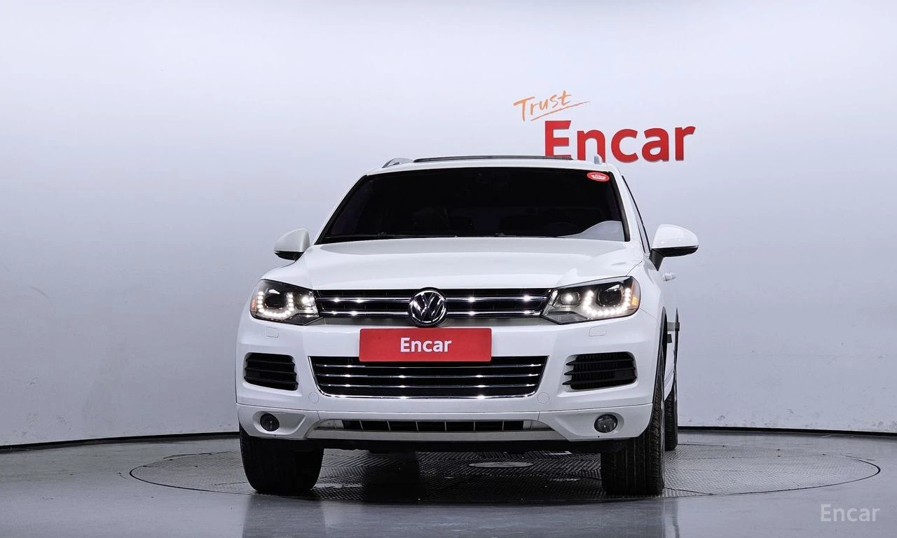 VW Touareg * 3.0TDI* BLUEMOTION* КОЖА* ПОДГРЕВ* ПАНОРАМА* , снимка 3 - Автомобили и джипове - 54497449
