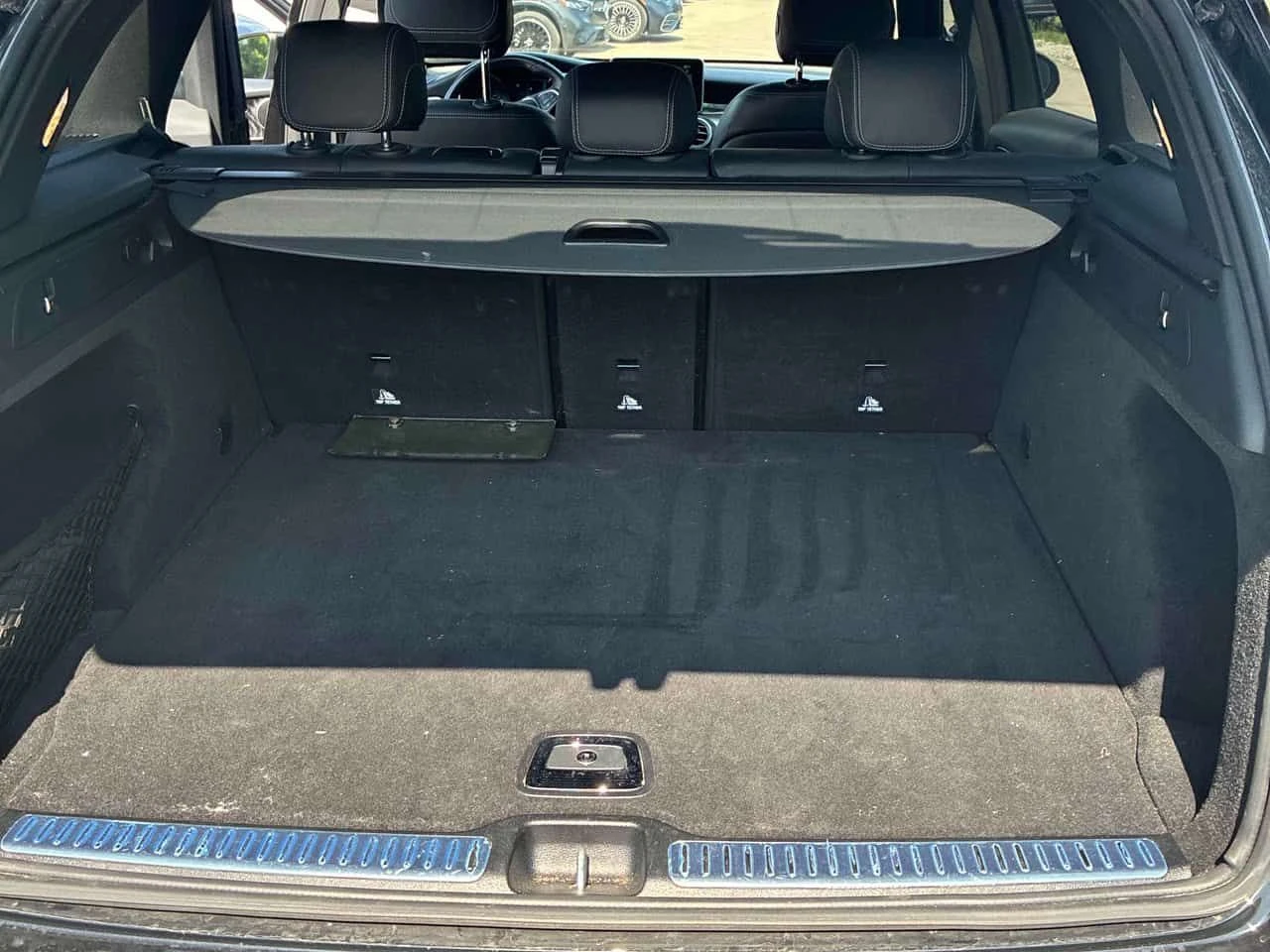 Mercedes-Benz GLC 300 CARFAX, снимка 11 - Автомобили и джипове - 55380748