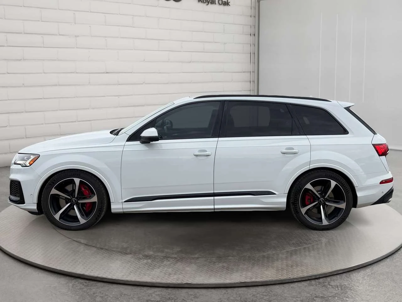 Audi SQ7 4.0T (Tiptronic) | Clean Carfax | Alberta Vehicle | Mobile.bg � ����������� 8