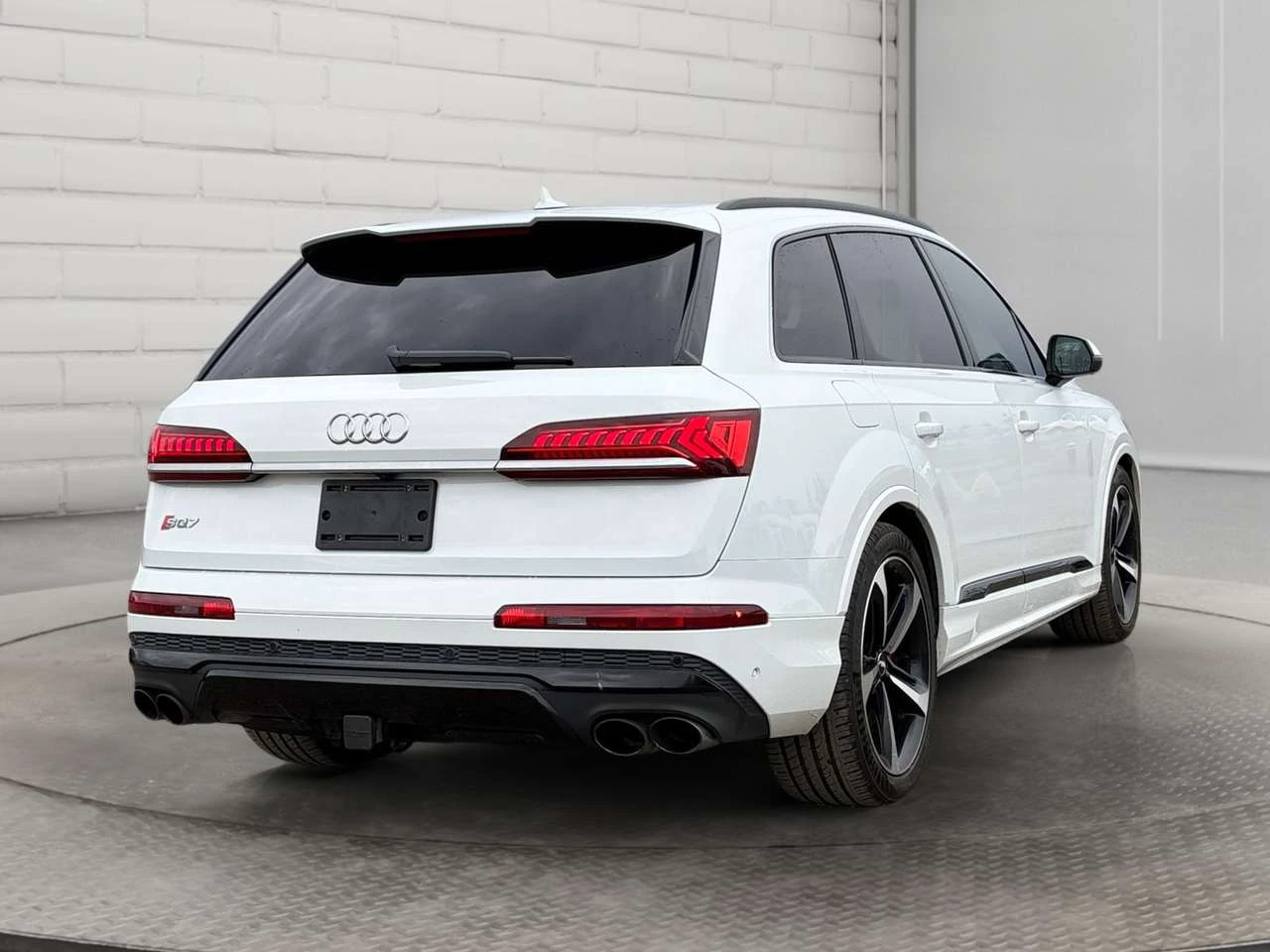 Audi SQ7 4.0T (Tiptronic) | Clean Carfax | Alberta Vehicle | Mobile.bg � ����������� 5