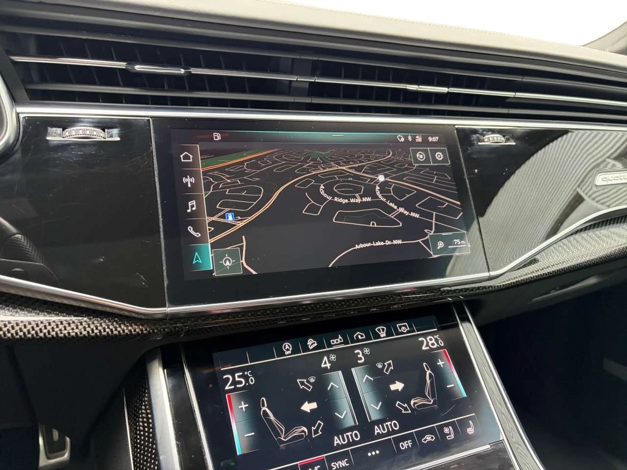 Audi SQ7 4.0T (Tiptronic) | Clean Carfax | Alberta Vehicle | Mobile.bg � ����������� 16