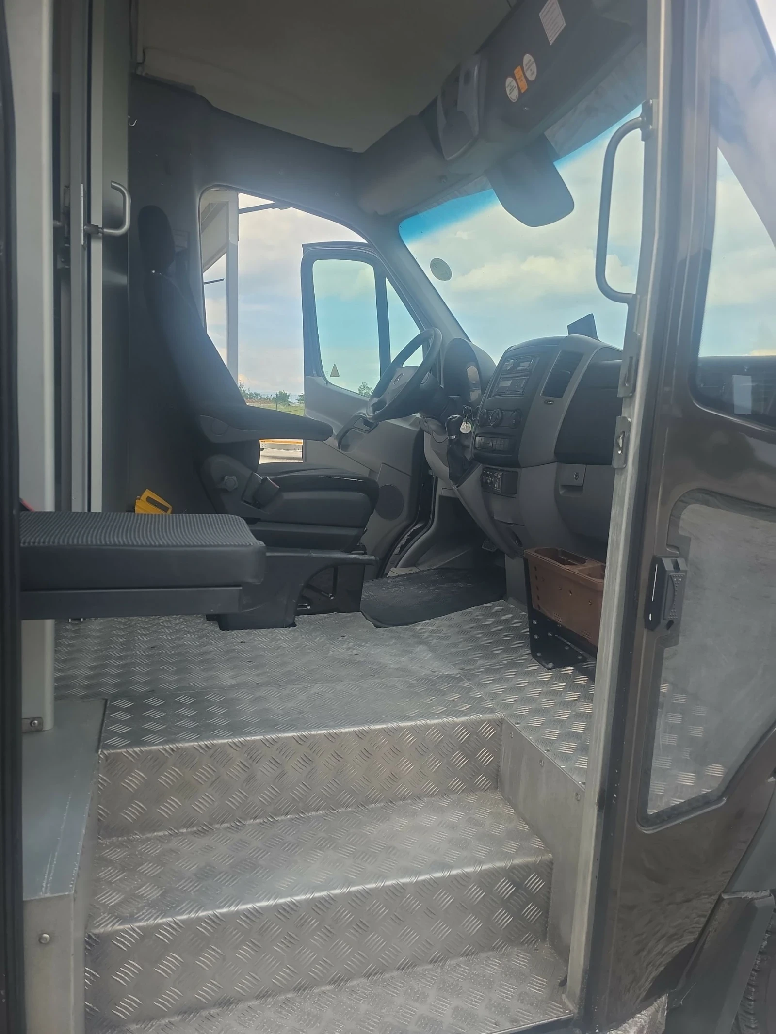 Mercedes-Benz Sprinter 516 516cdi, Avtomat, Navi, 3.5 Tona, снимка 15 - Бусове и автобуси - 54623112