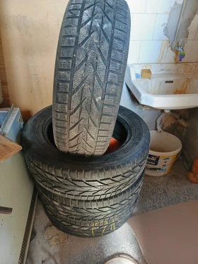 Гуми Зимни 225/60R18, снимка 1