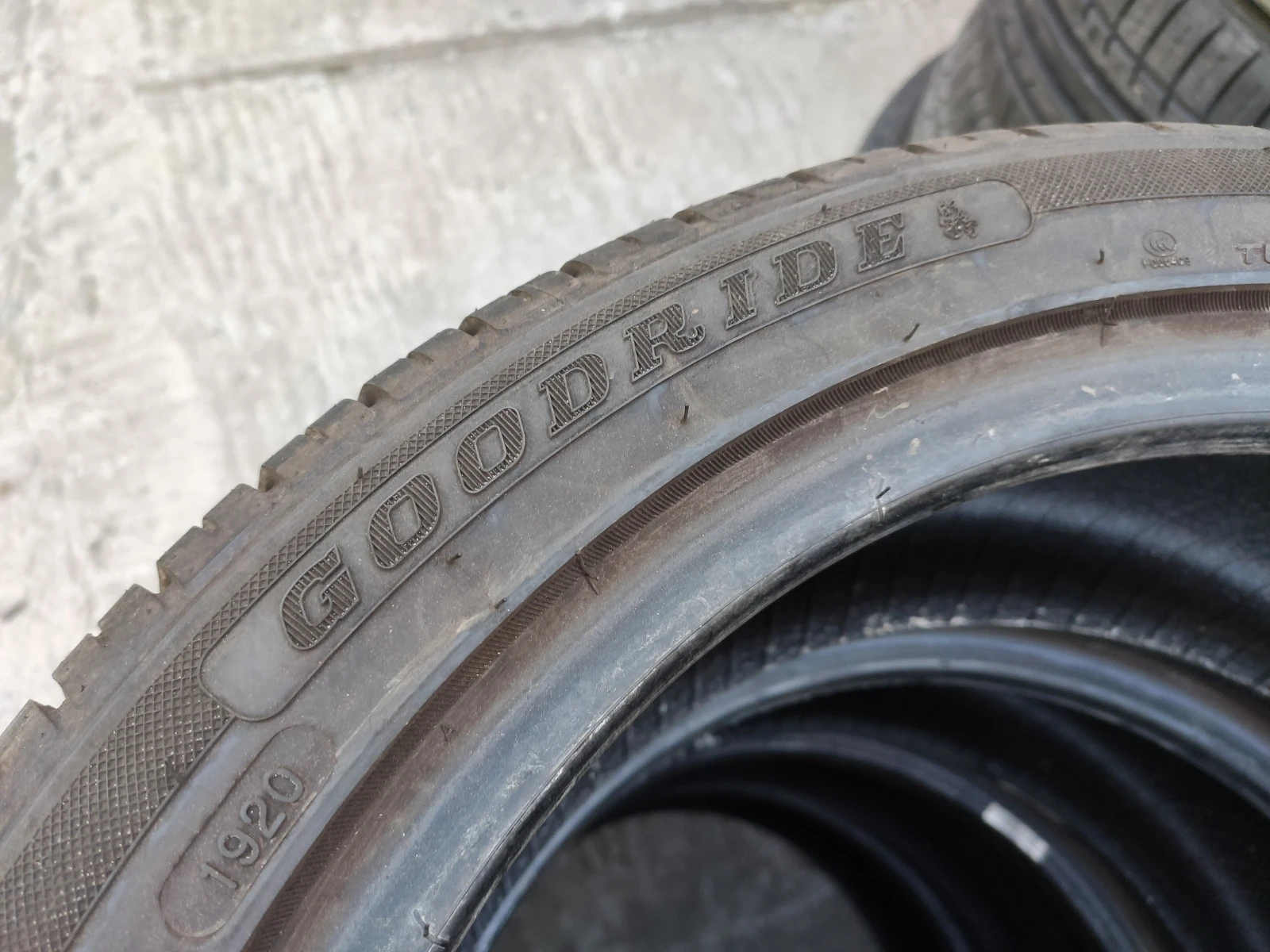 Гуми Летни 225/45R17, снимка 8 - Гуми и джанти - 54086423