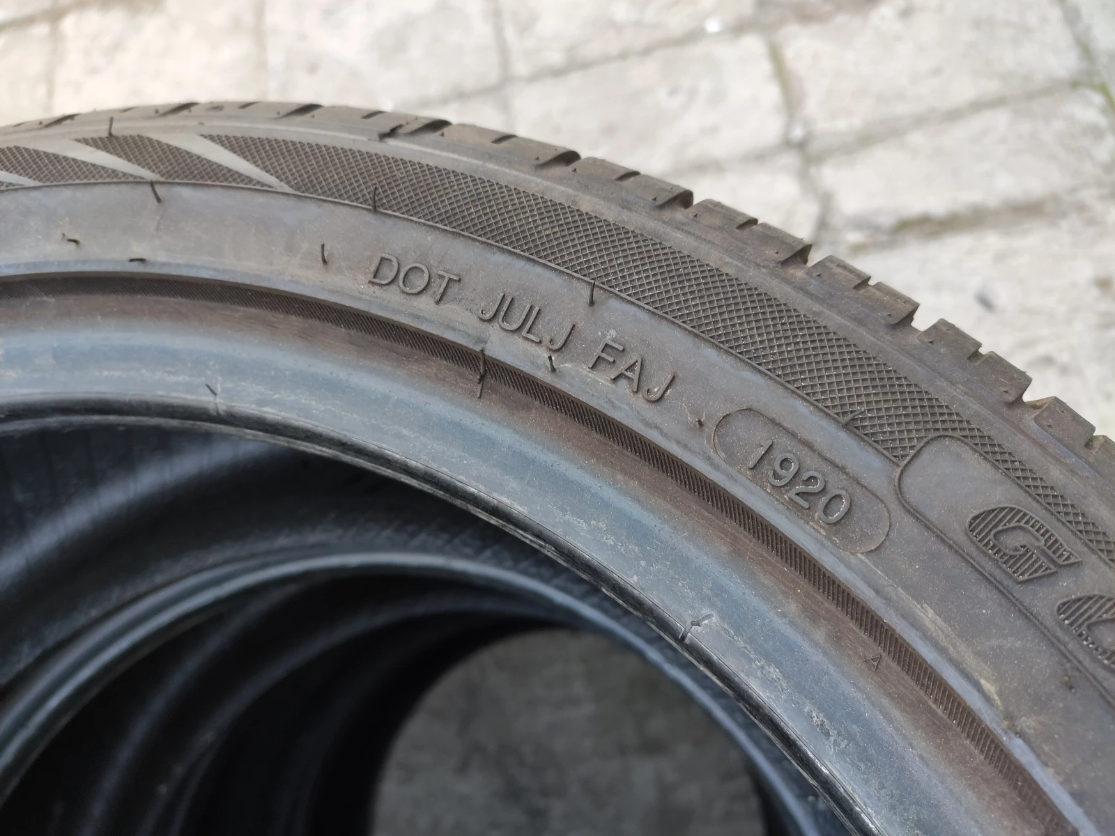 Гуми Летни 225/45R17, снимка 9 - Гуми и джанти - 54086423