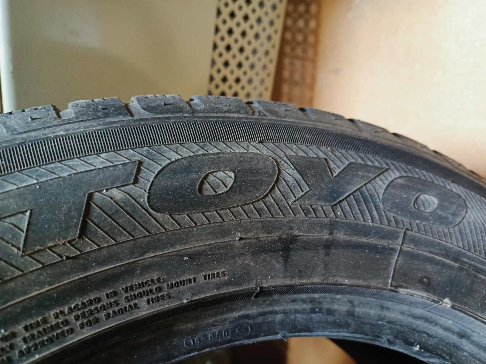 Гуми Зимни 225/60R18, снимка 4 - Гуми и джанти - 54938932