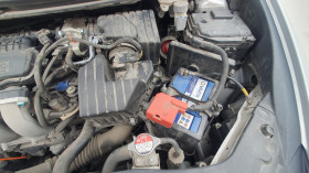 Honda Civic i-vtec, снимка 15 - Автомобили и джипове - 45013114