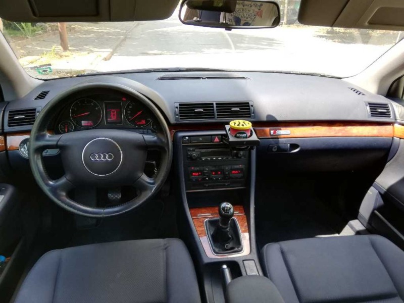 Audi A4 2.4 v6, снимка 8 - Автомобили и джипове - 45750936