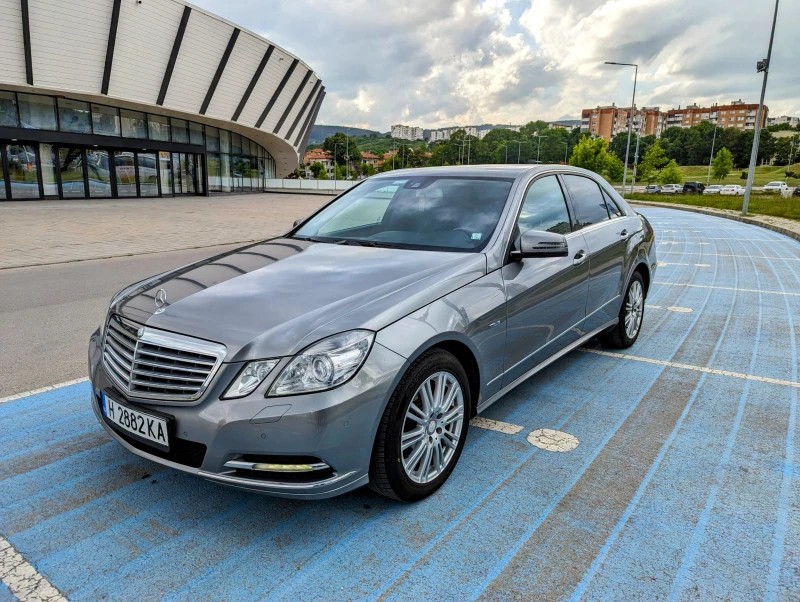 Mercedes-Benz E 220 Elegance 2.2 CDI, снимка 1 - Автомобили и джипове - 47013092