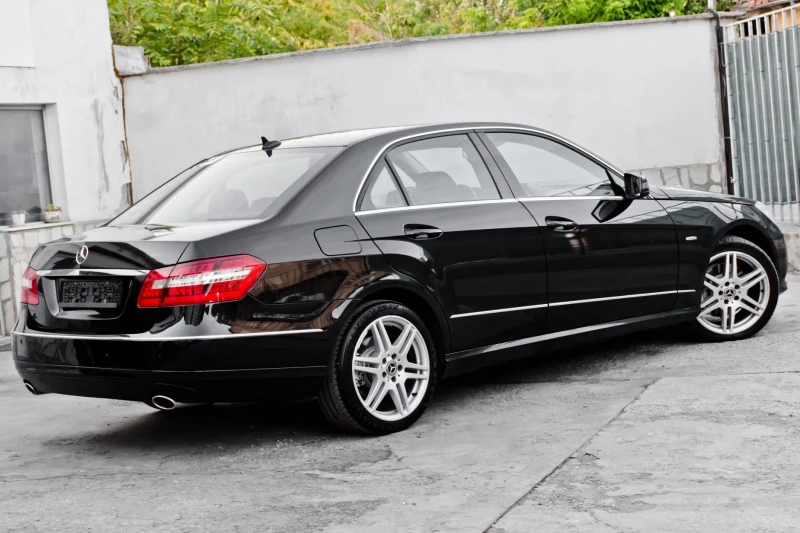 Mercedes-Benz E 350 CDI-AMG-4Matic-ПОДГРЕВ-AMBIENT-FULL LED-NAVI-TOP, снимка 5 - Автомобили и джипове - 47361989