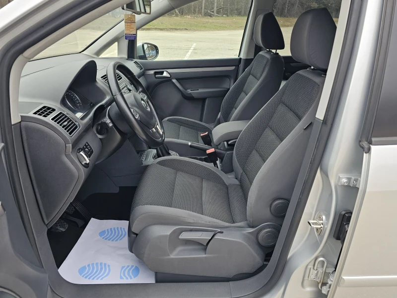 VW Touran 2.0TDi 140к.с Навигация, темпомат, подгрев, печка, снимка 10 - Автомобили и джипове - 48694862