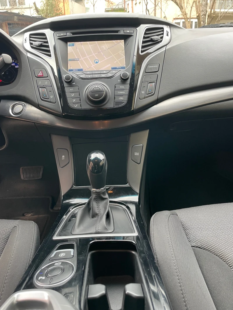 Hyundai I40 Комби, снимка 10 - Автомобили и джипове - 49029179