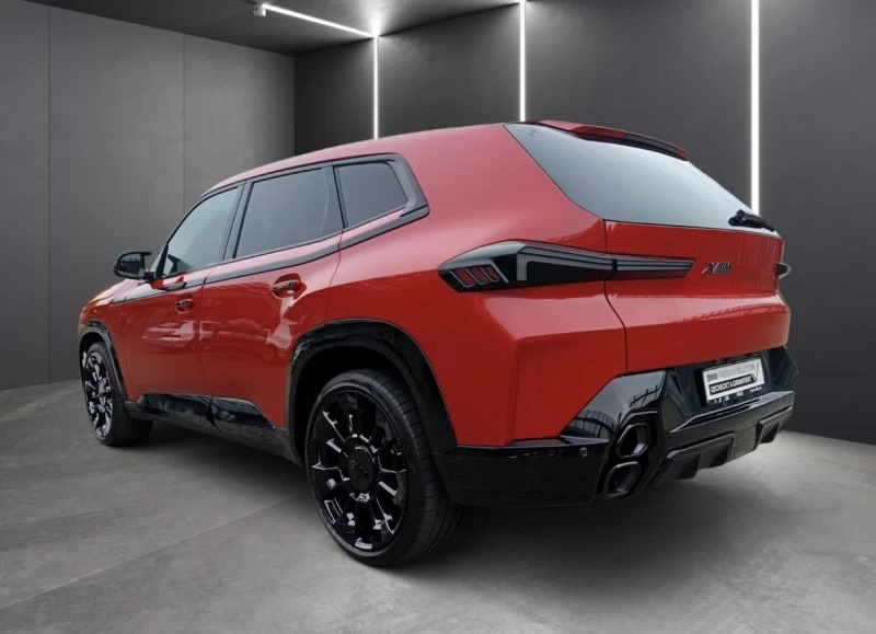 BMW XM 50e/ICONIC-GLOW/23/AHK/H&K/MASSAGE/Гаранция, снимка 4 - Автомобили и джипове - 52066545