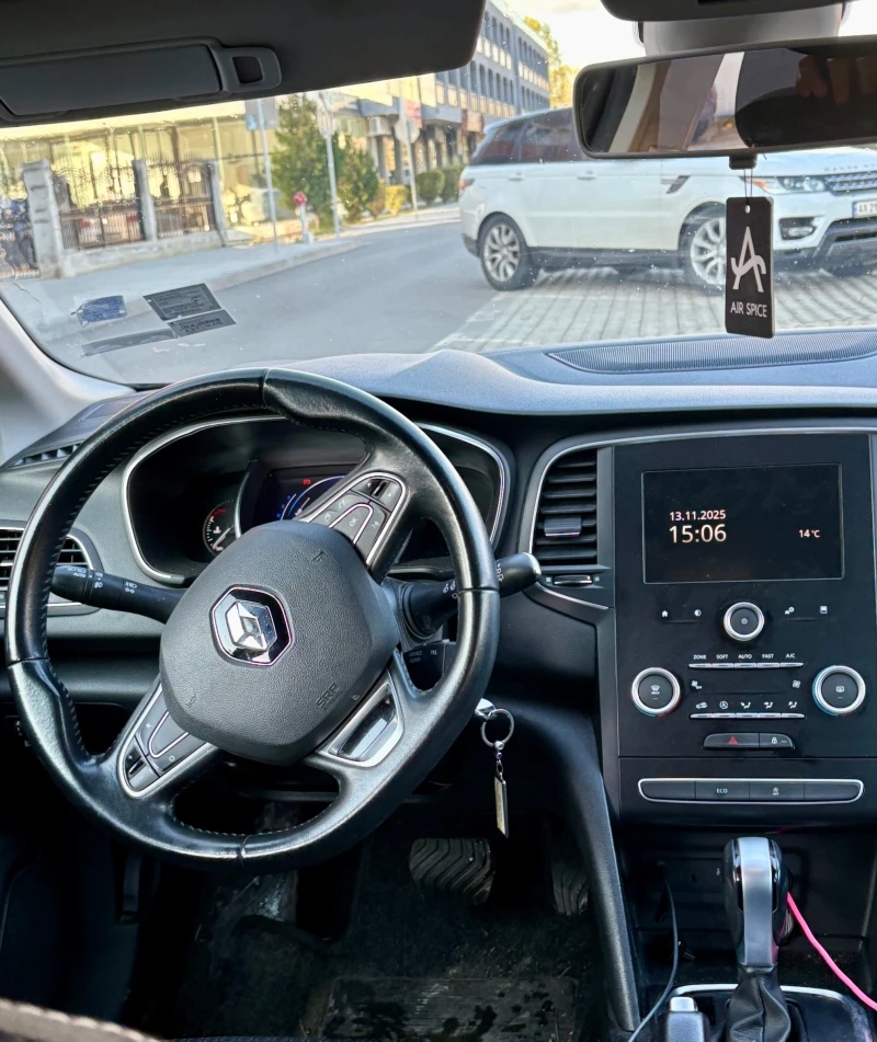 Renault Megane, снимка 6 - Автомобили и джипове - 52498360