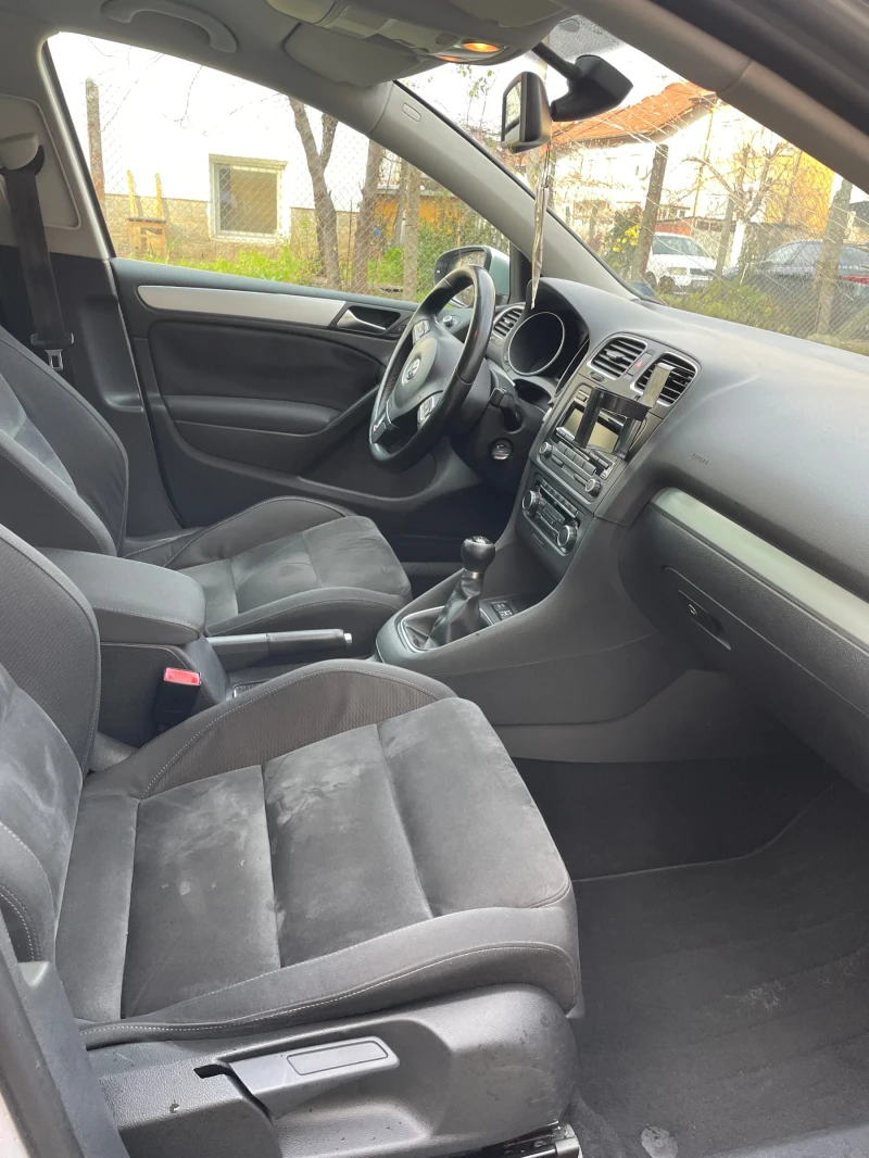 VW Golf 1.6 HIGHLINE, снимка 11 - Автомобили и джипове - 52659634
