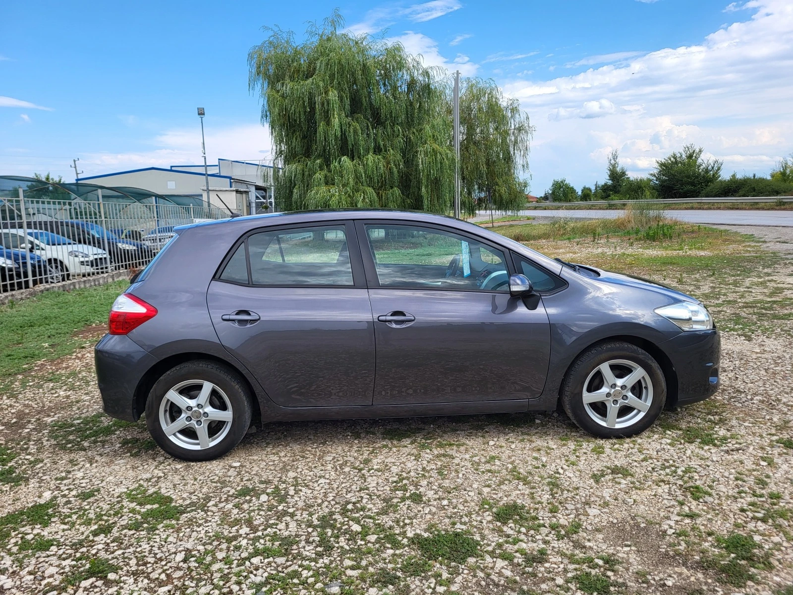 Toyota Auris 1.3VVT-i - изображение 6