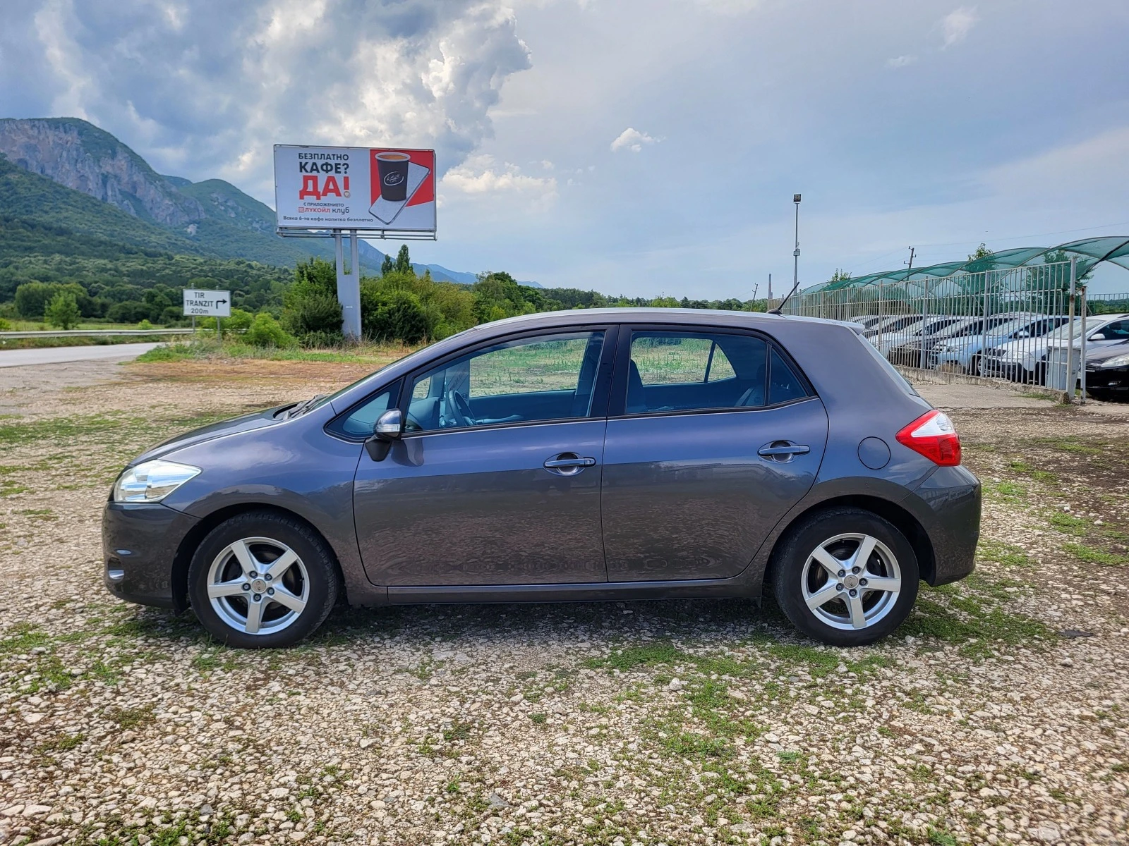 Toyota Auris 1.3VVT-i - изображение 2