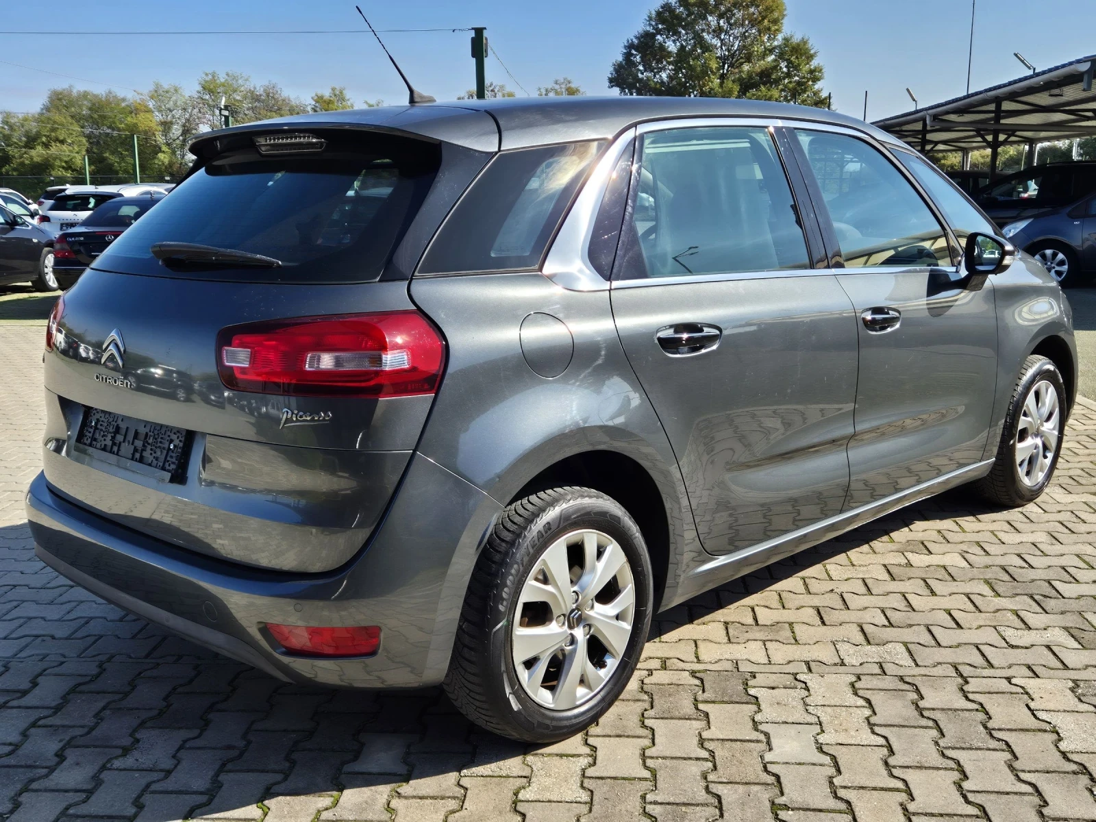 Citroen C4 Picasso 1.6диз 115к.с. - изображение 7