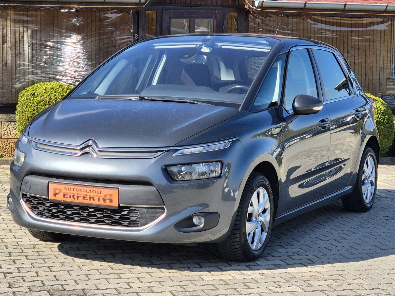 Citroen C4 Picasso 1.6диз 115к.с. - изображение 2
