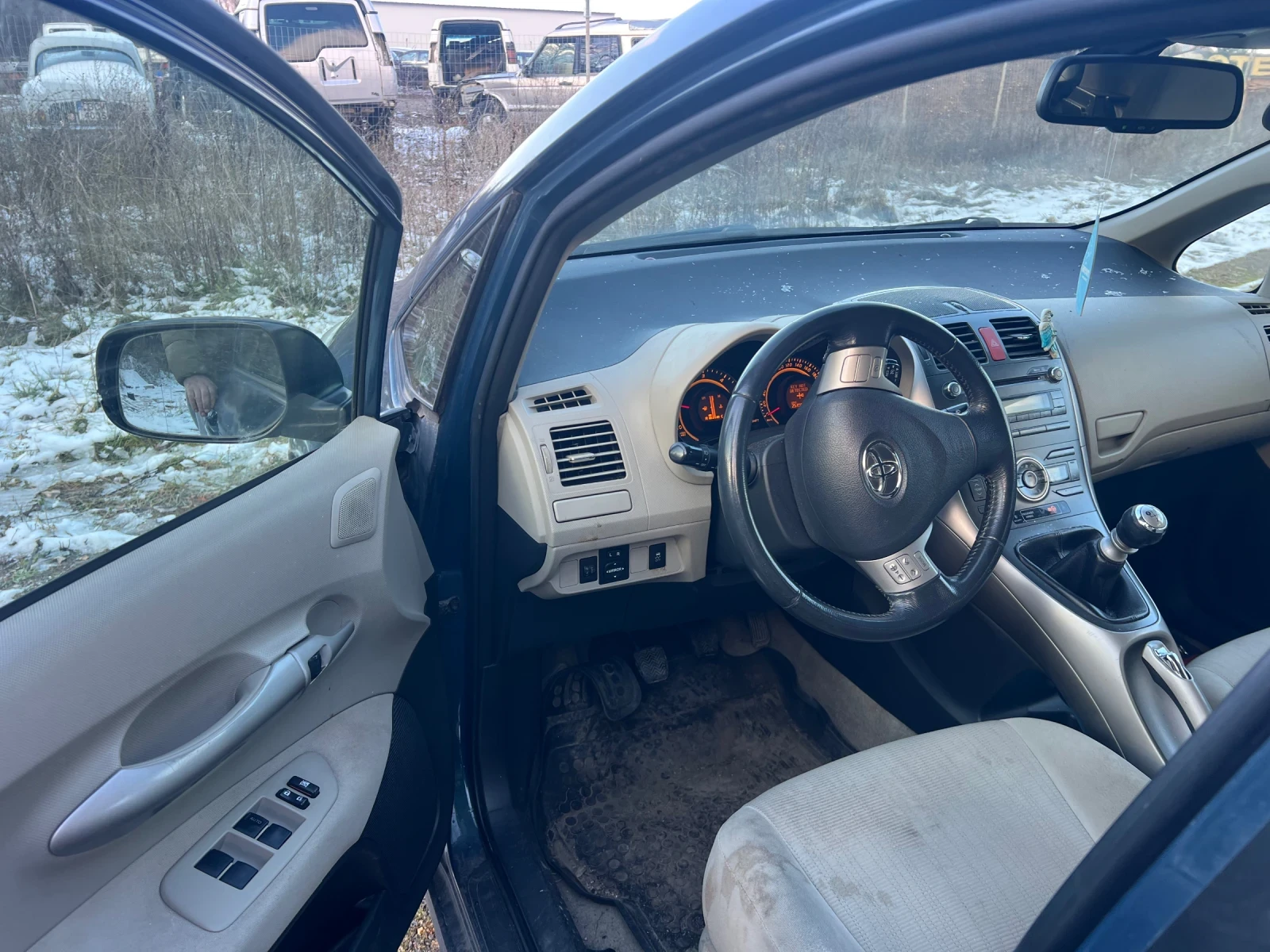 Toyota Auris 2.0 d4d Бг. платено  - изображение 8