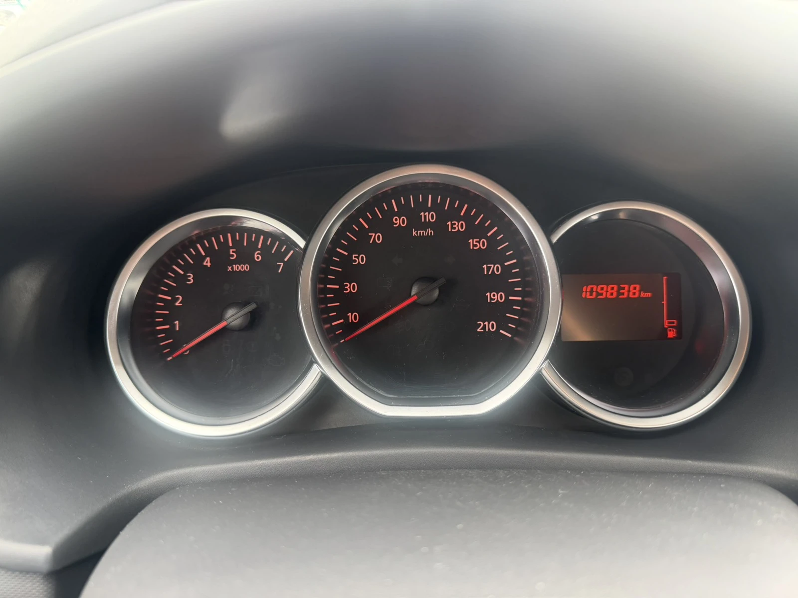 Dacia Sandero 1.5DCi 75k.c., снимка 17 - Автомобили и джипове - 54078428