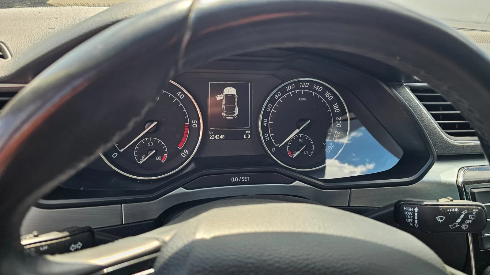 Skoda Superb 1.6TDI---ТОПП---ЛИЗИНГ, снимка 9 - Автомобили и джипове - 54430078
