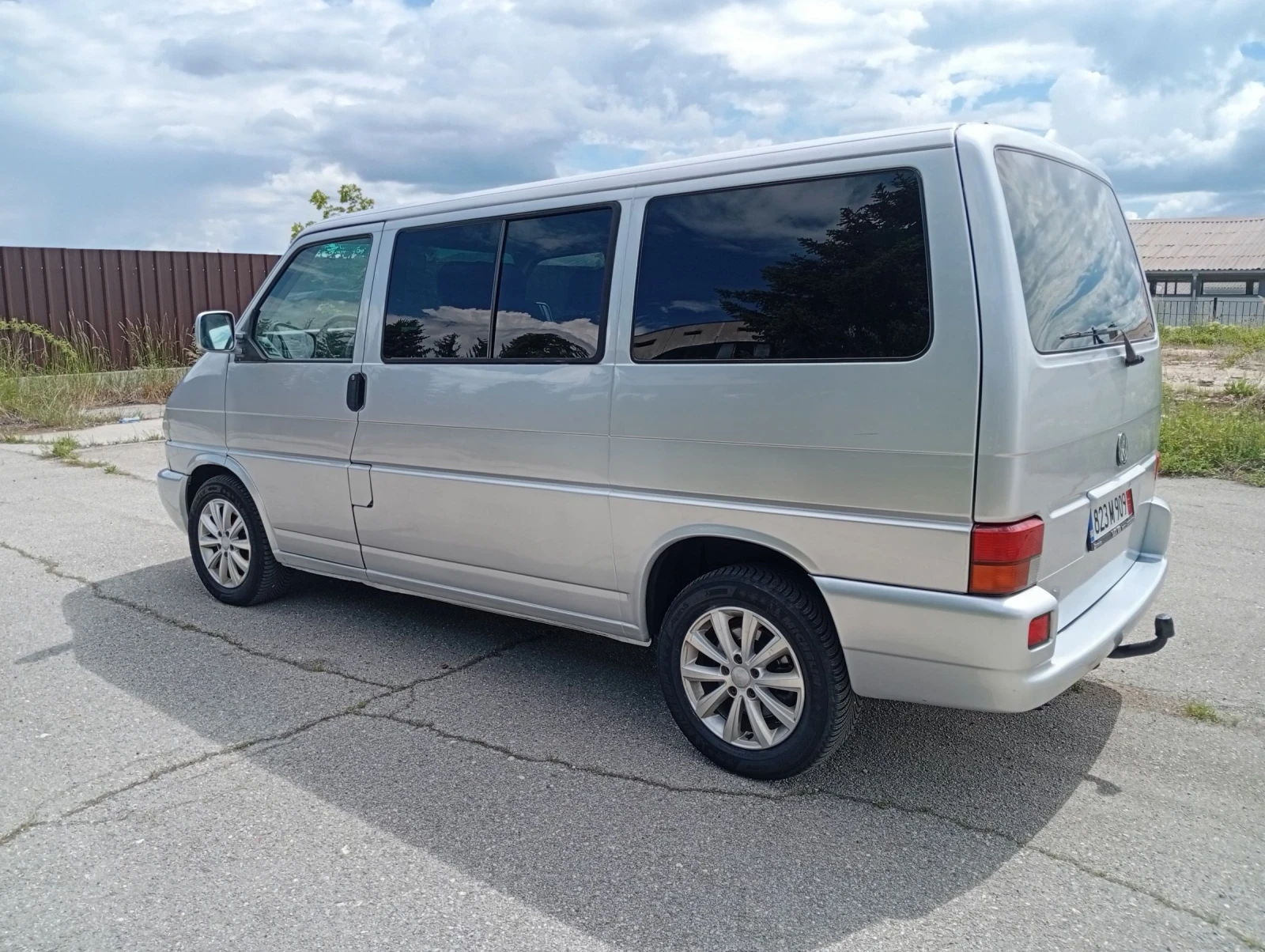 VW Multivan 2.5TDI  151к.с., снимка 4 - Автомобили и джипове - 54664886