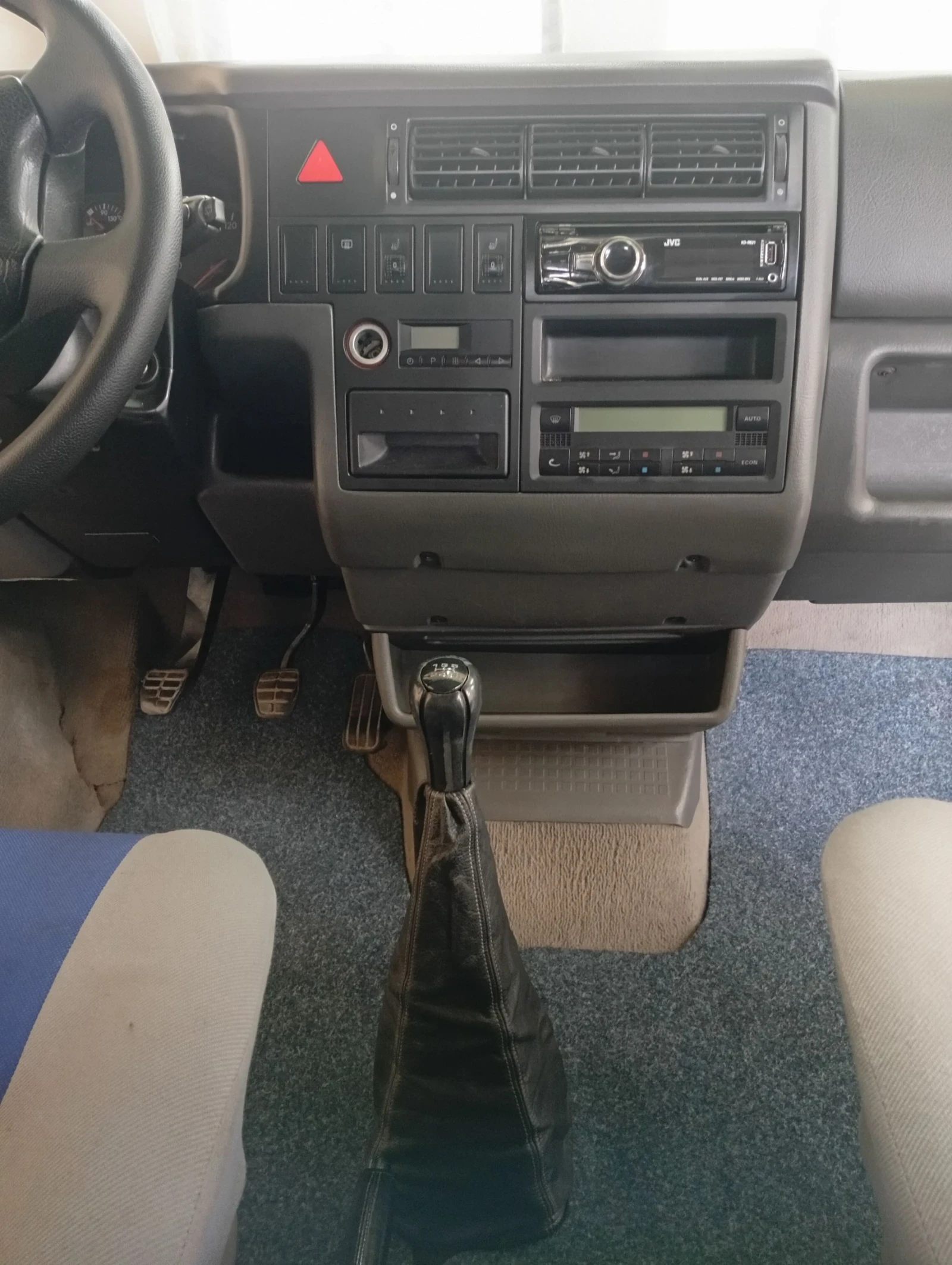 VW Multivan 2.5TDI  151к.с., снимка 17 - Автомобили и джипове - 54664886