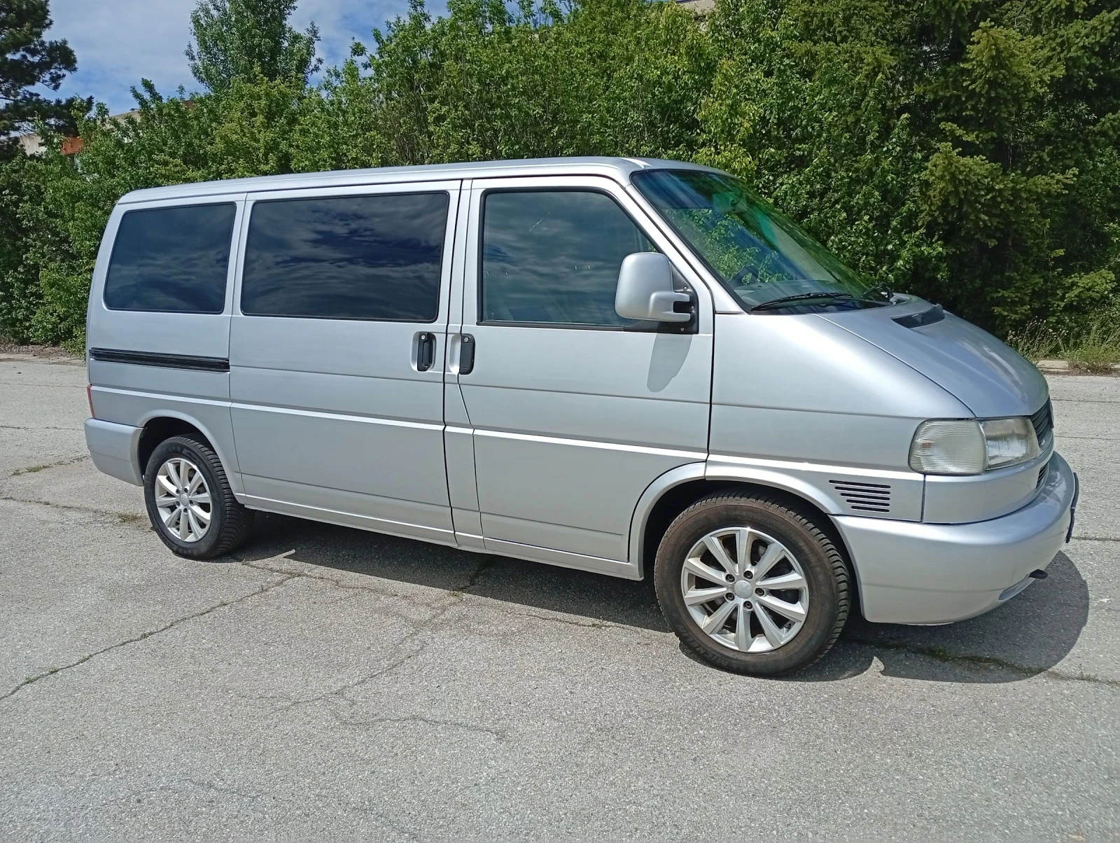 VW Multivan 2.5TDI  151к.с., снимка 2 - Автомобили и джипове - 54664886