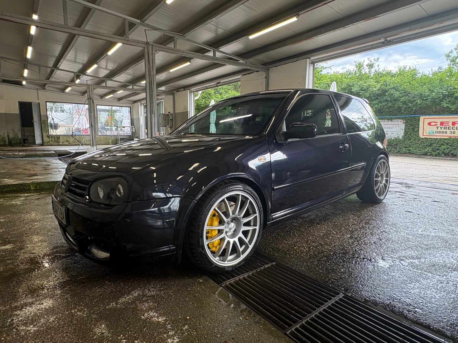 VW Golf 2.0T, снимка 15 - Автомобили и джипове - 54678184