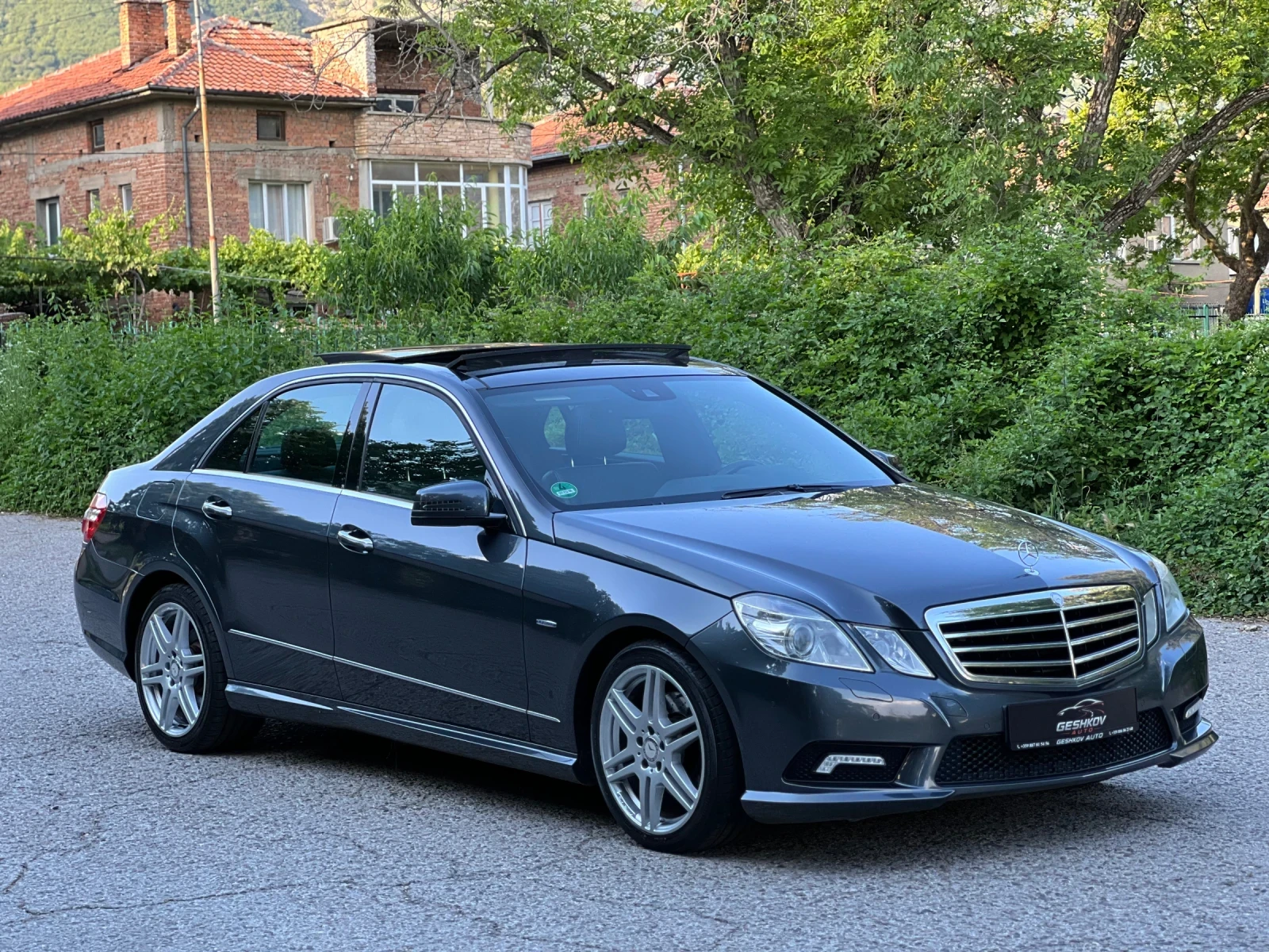 Mercedes-Benz E 350 AMG/ПАНОРАМА/265кс, снимка 3 - Автомобили и джипове - 54991028