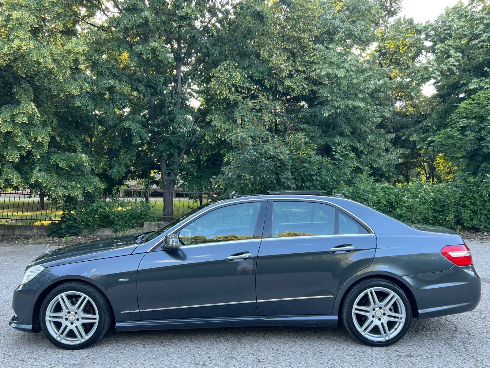 Mercedes-Benz E 350 AMG/ПАНОРАМА/265кс, снимка 5 - Автомобили и джипове - 54991028