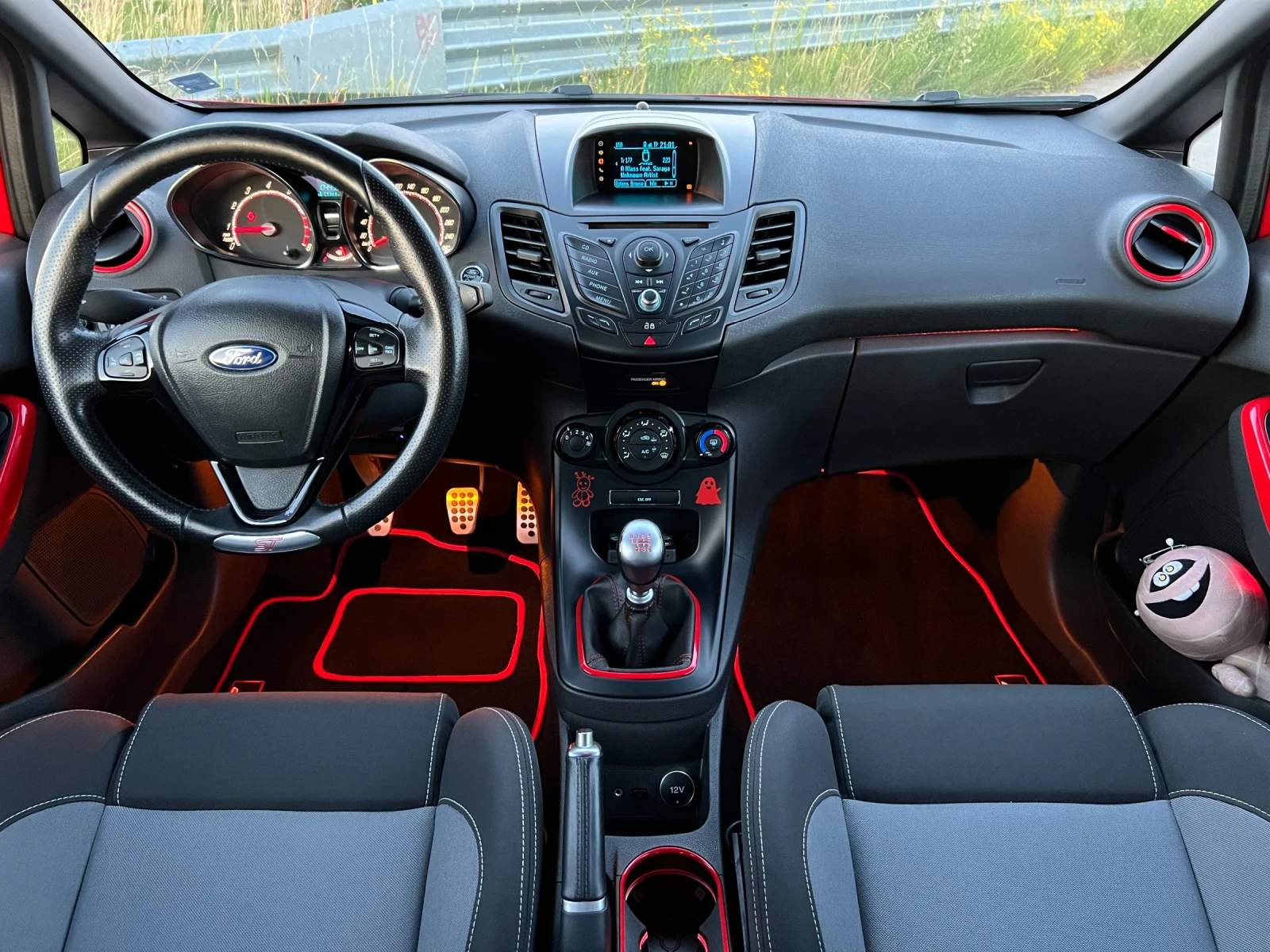 Ford Fiesta ST 1.6 Turbo, снимка 10 - Автомобили и джипове - 55289224