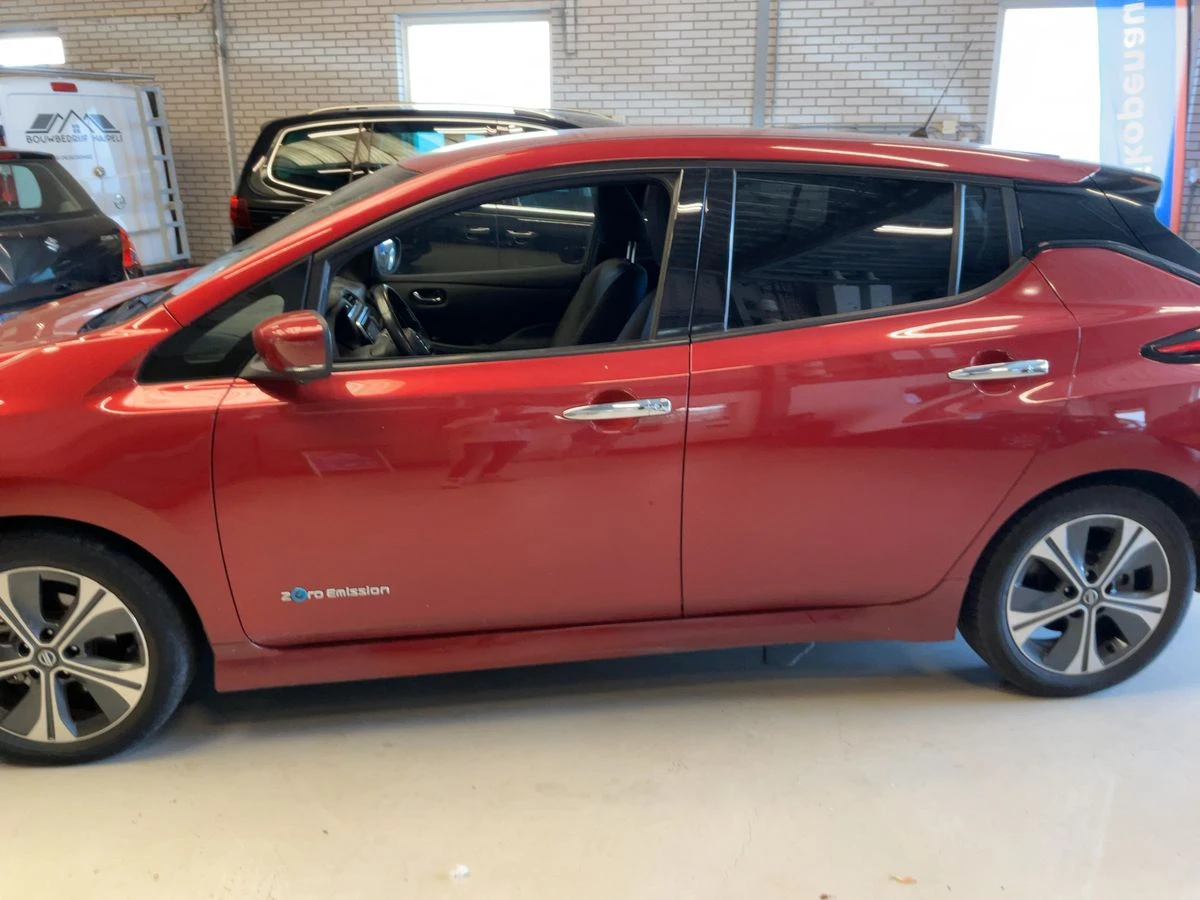 Nissan Leaf  Tekna, снимка 2 - Автомобили и джипове - 55415499