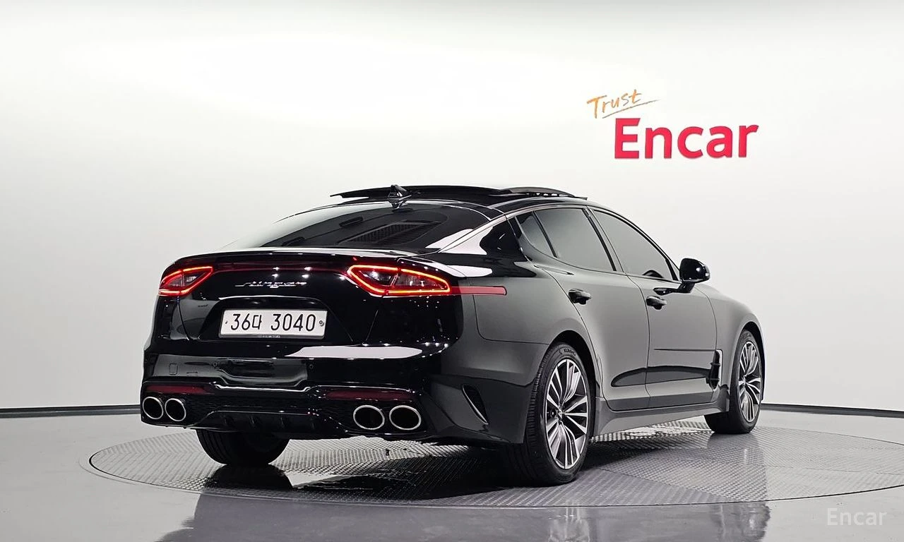 Kia Stinger Prime* 2.0T* ПОДГРЕВ* ОБДУХВАНЕ* КАМЕРА* SUNROOF* , снимка 3 - Автомобили и джипове - 55461200